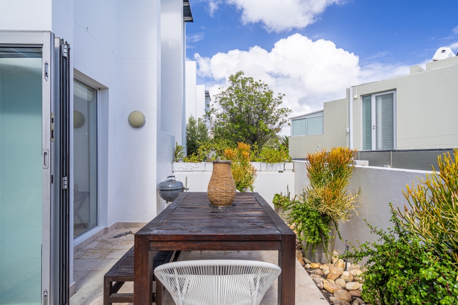 2 Bedroom Property for Sale in Camps Bay Western Cape